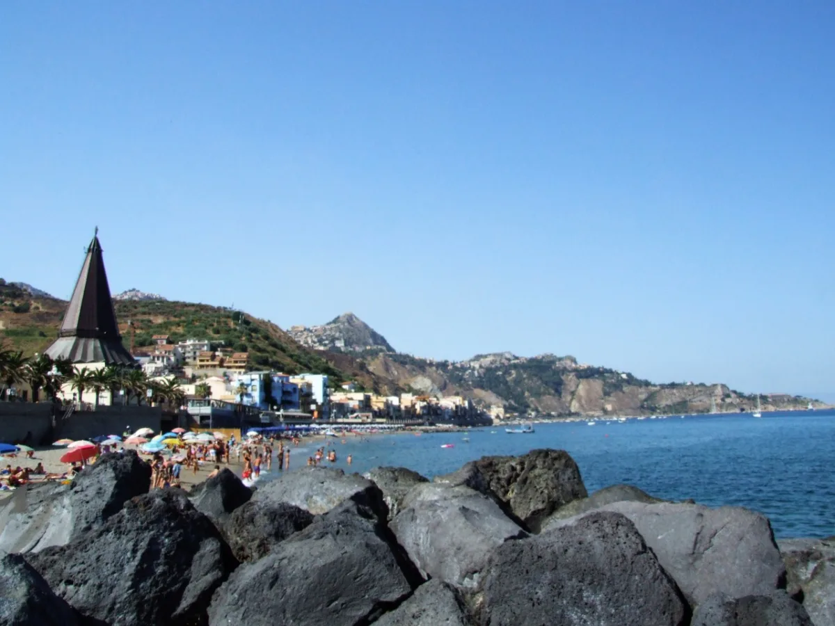Dove mangiare a Taormina spendendo poco: indirizzi veri e consigli