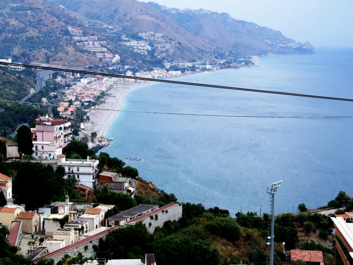 Dove parcheggiare a Taormina: guida aggiornata ai parcheggi 2026