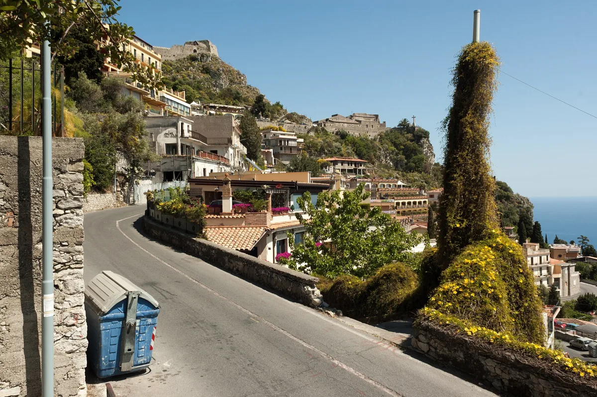 Mercati rionali di Taormina: dove scoprire prodotti autentici
